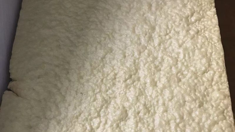防水卷材的性能直接关系到其使用寿命和防水效果。主要关注以下指标：