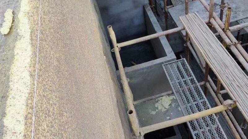 防水材料代理加盟的价格主要由以下几个方面构成：